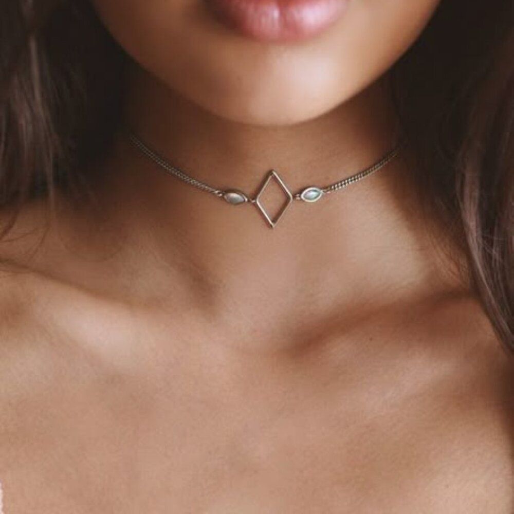 Lili Claspe silver Cameron Opal‎ triangle chocker